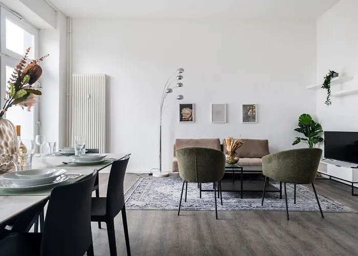 شقة Homely - Spacious, Modern, S-bahn Nearby , Groups & Families برلين