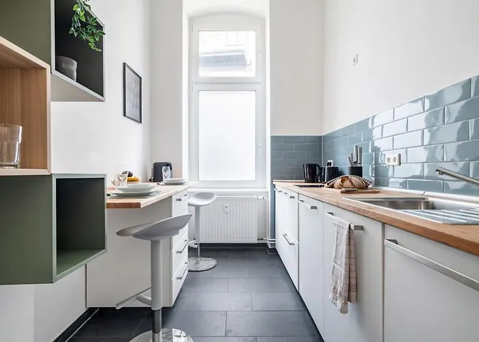 Homely - Spacious, Modern, S-bahn Nearby , Groups & Families برلين