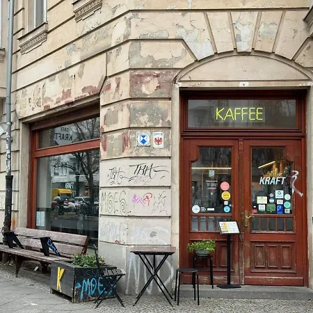 Homely - Spacious, Modern, S-bahn Nearby , Groups & Families * Berlin