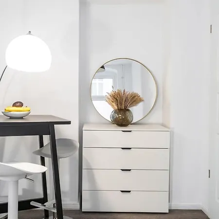 Homely - Spacious, Modern, S-bahn Nearby , Groups & Families *