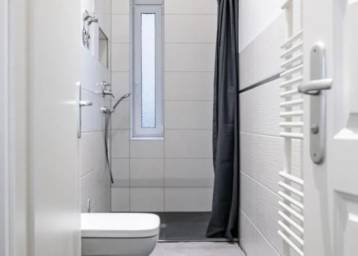 Homely - Spacious, Modern, S-bahn Nearby , Groups & Families * 柏林