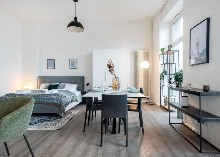 公寓 Homely - Spacious, Modern, S-bahn Nearby , Groups & Families