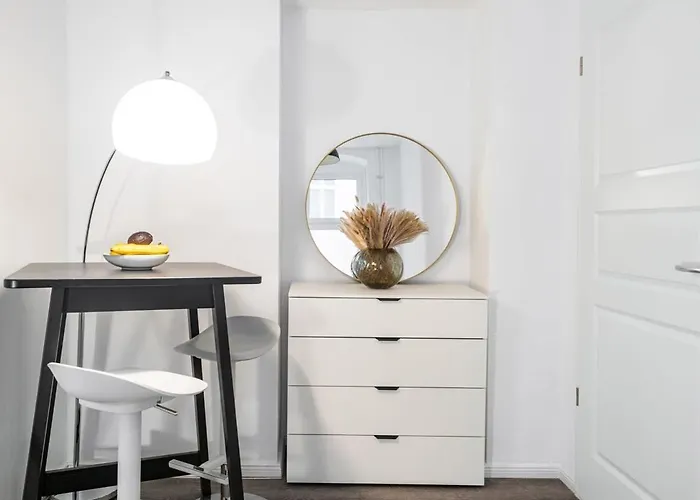 Homely - Spacious, Modern, S-bahn Nearby , Groups & Families *