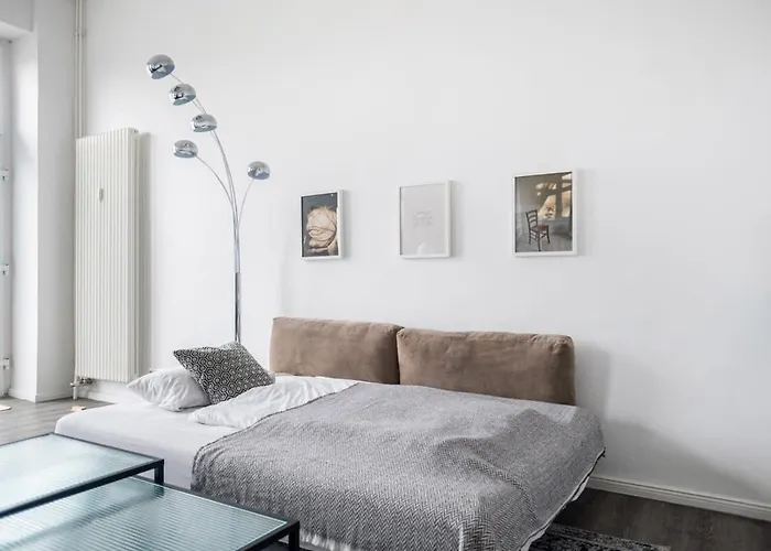 Homely - Spacious, Modern, S-bahn Nearby , Groups & Families 公寓 *