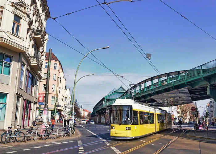 公寓 Homely - Spacious, Modern, S-bahn Nearby , Groups & Families *