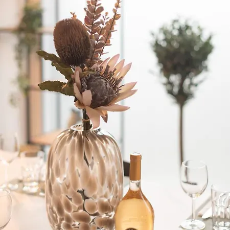 Homely - Spacious, Modern, S-bahn Nearby , Groups & Families Appartement Berlin