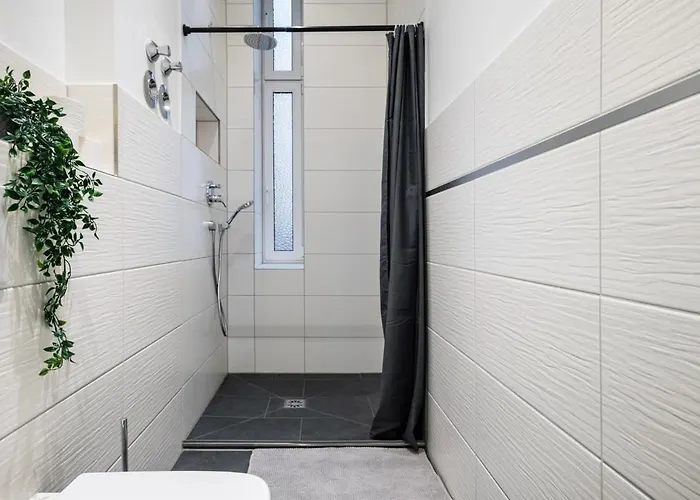 Homely - Spacious, Modern, S-bahn Nearby , Groups & Families