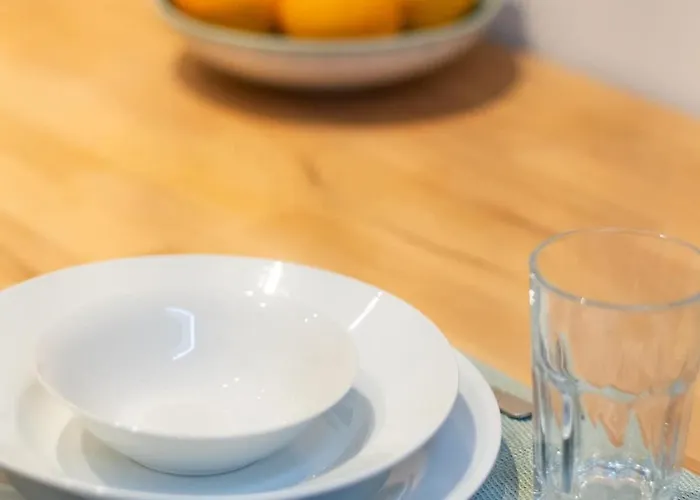 Apartament Homely - Spacious, Modern, S-bahn Nearby , Groups & Families Berlin